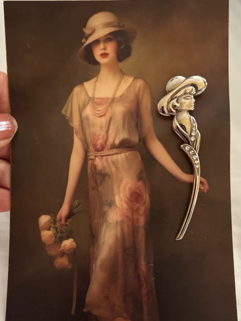 Elegant Silver-tone Floral Woman Brooch on Postcard - Picture 2 of 2